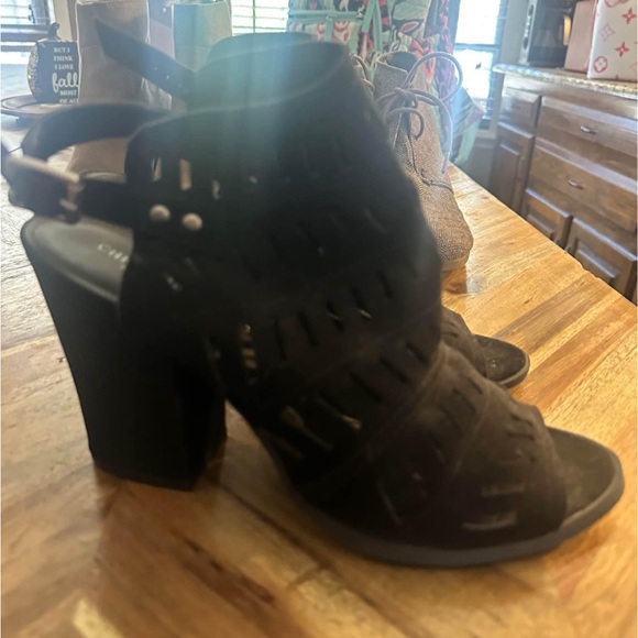 Christian Siriano for Payless Slingback heels - Picture 4 of 5